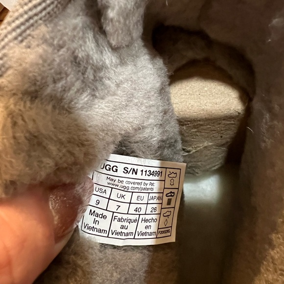 Ugg Mini Platform Boot - Picture 10 of 15